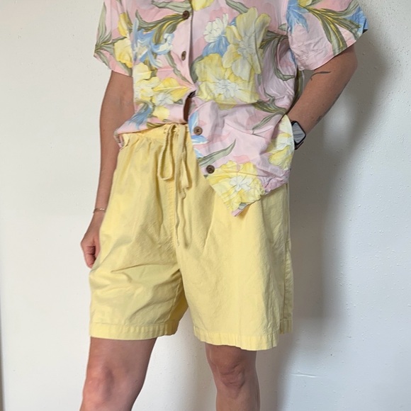 Vintage Yellow Women's Easy Shorts - Picture 1 of 6